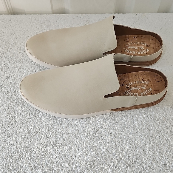 Kork-Ease Women's Leather Tan Slip On Loafers Size 8.5 EUC - Picture 4 of 12